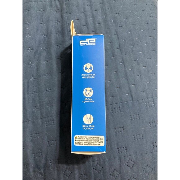 Digital Essentials Clip On Selfie Holder for Pets - Picture 3 of 10